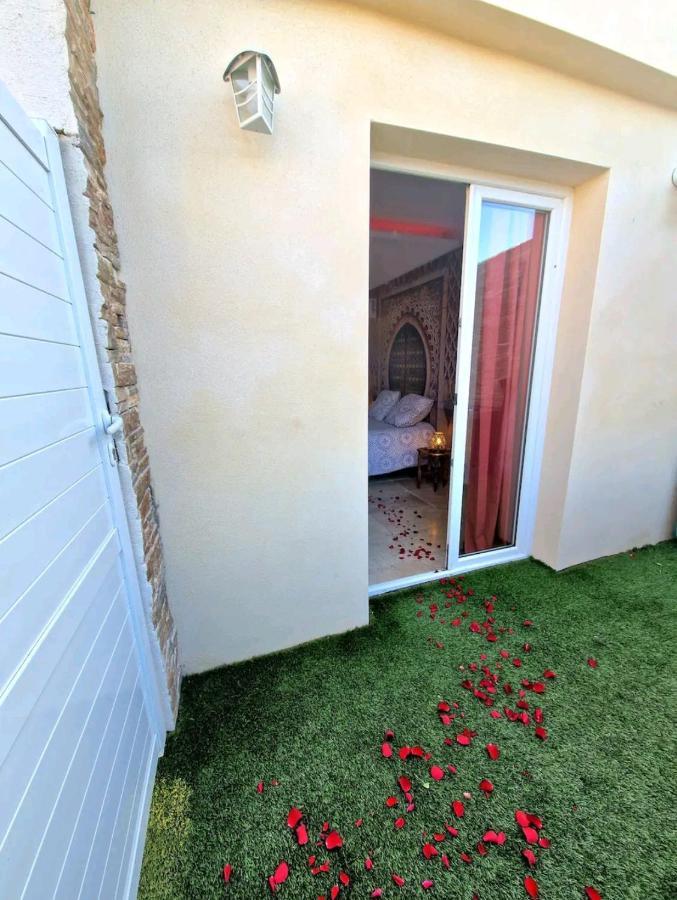 Suite Jaccuzzi En Camargue Port-Saint-Louis-du-Rhone Exteriér fotografie