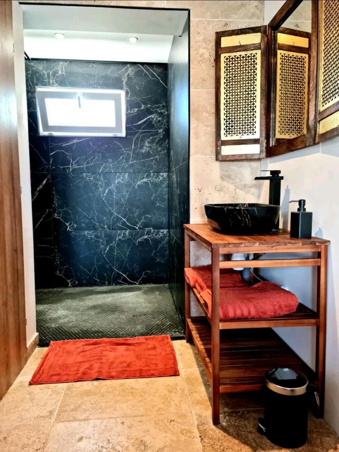 Suite Jaccuzzi En Camargue Port-Saint-Louis-du-Rhone Exteriér fotografie