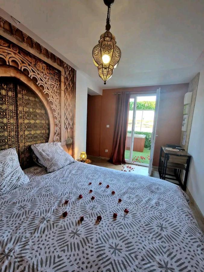 Suite Jaccuzzi En Camargue Port-Saint-Louis-du-Rhone Exteriér fotografie